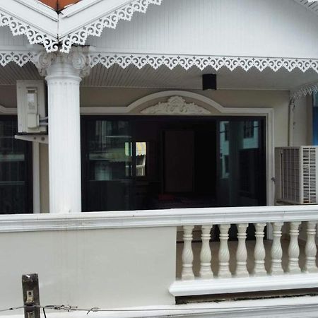 Highwood Mansion Bed & Breakfast Pattaya Exterior photo